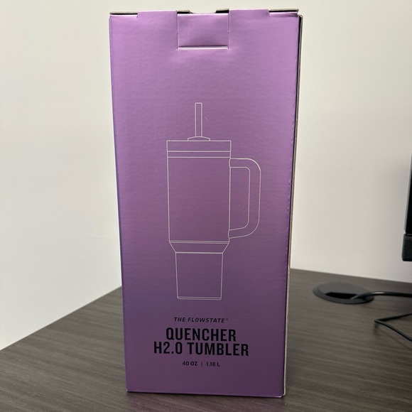 Stanley x Olivia Rodrigo Quencher H2.0 FlowState Tumbler | 40 OZ - Picture 2 of 3